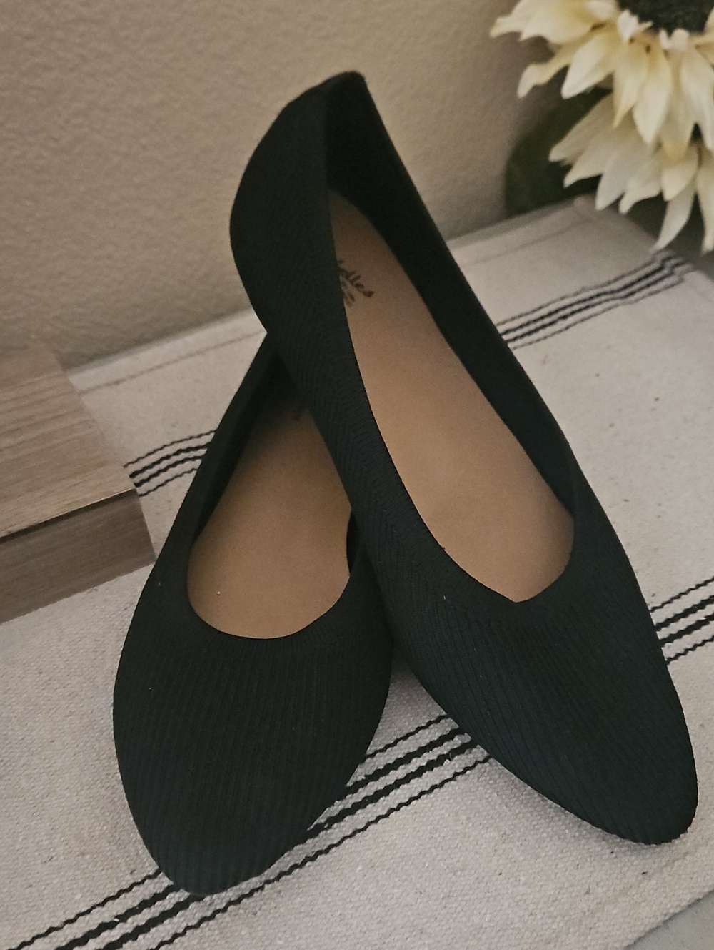 Seychelles Black Flats Like New